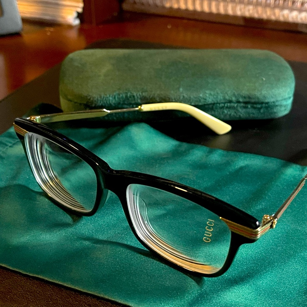 100% Authentic Gucci Glasses with all accessories including case and satin cover